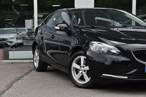 Volvo V40 4 of 5