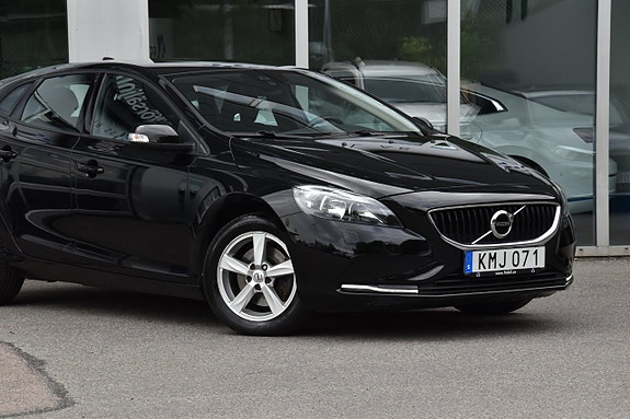Volvo V40 3 of 5