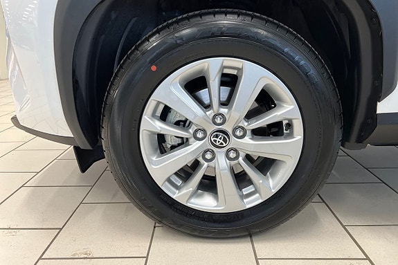 Toyota Yaris Cross 17 of 21