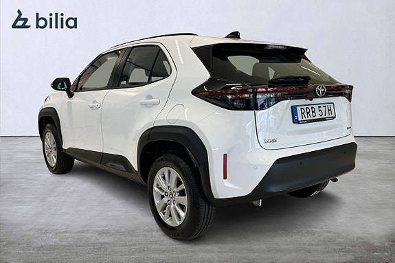 Toyota Yaris Cross 2 of 5