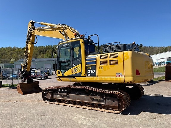 Komatsu PC 210 LC-11 2 of 12