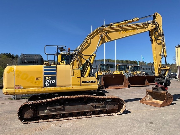 Komatsu PC 210 LC-11 11 of 12