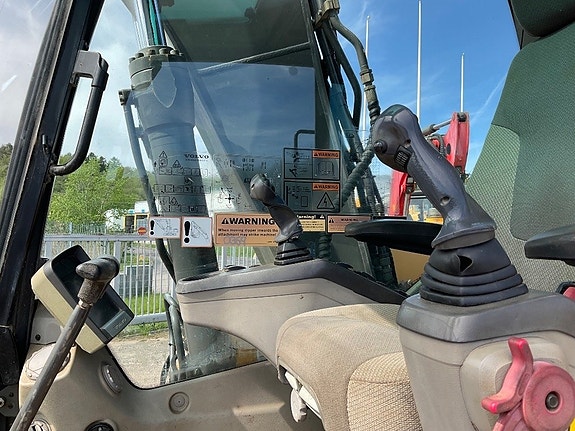 Volvo EC 140 C L 14 of 16