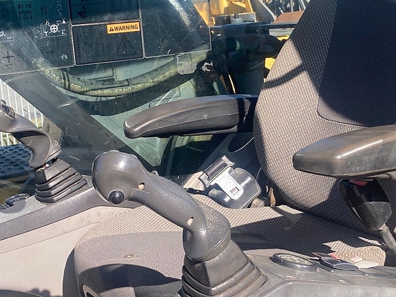Volvo EC 240 C L 11 of 11