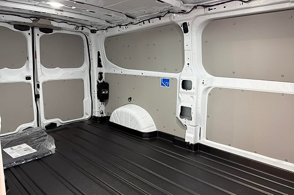 Ford E-Transit 6 of 16