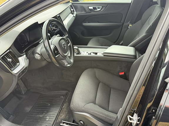 Volvo V60 Cross Country 7 of 10