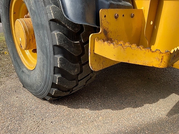 CAT 906 H 2 12 of 15