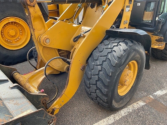 CAT 906 H 2 14 of 15