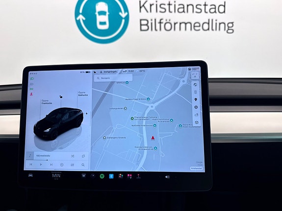 Tesla Model Y 10 of 11