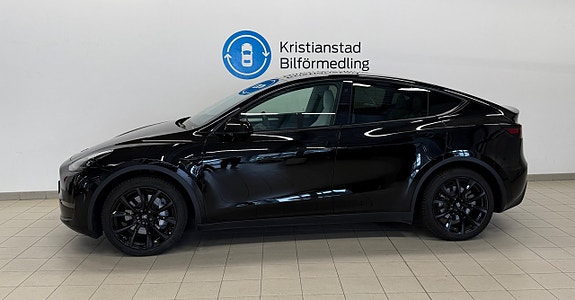 Tesla Model Y 3 of 11