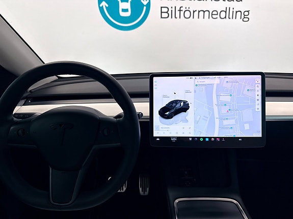Tesla Model Y 8 of 11