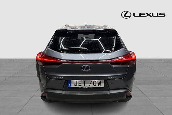 Lexus UX250h 3 of 19