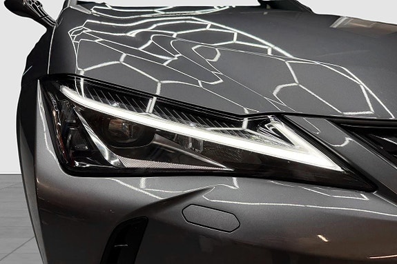 Lexus UX250h 9 of 19