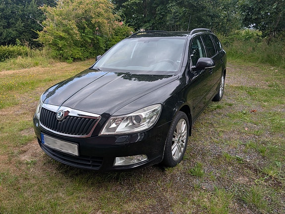 Skoda Octavia 2 of 4