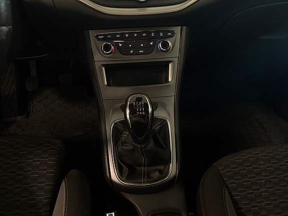 Opel Astra 12 of 19