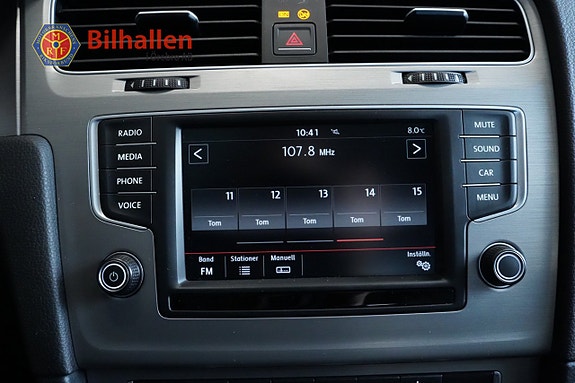 Volkswagen Golf VII 11 of 15