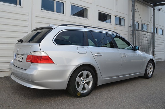 BMW 523i 17 of 18