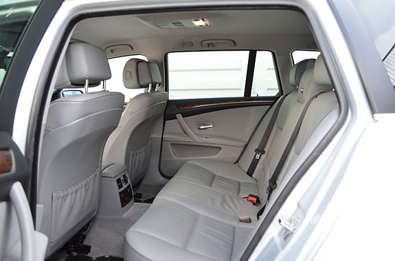 BMW 523i 14 of 18