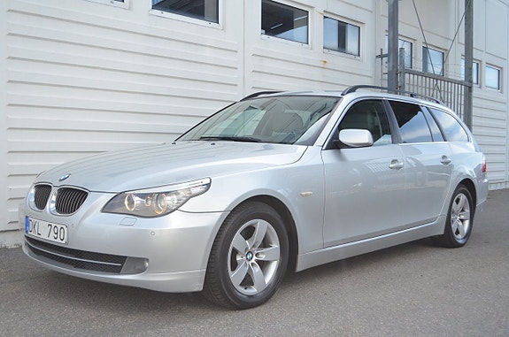 BMW 523i 3 of 5
