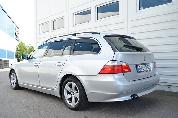 BMW 523i 4 of 5