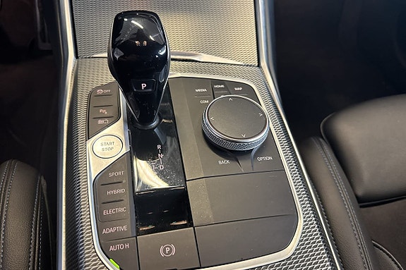 BMW 330e 17 of 18