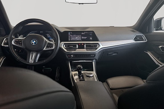 BMW 330e 6 of 18
