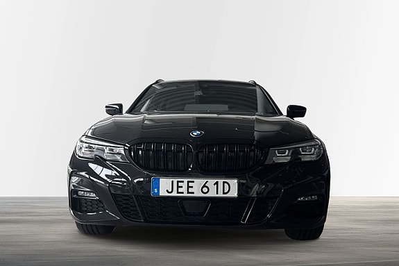BMW 330e 2 of 18