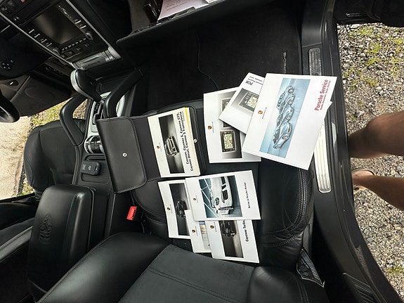 Porsche Cayenne Turbo S 7 of 21