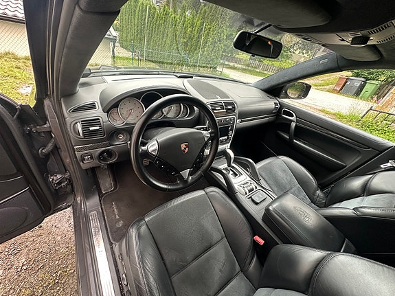 Porsche Cayenne Turbo S 15 of 21