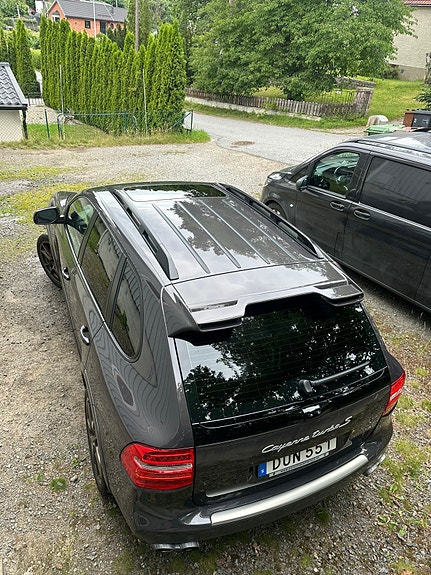 Porsche Cayenne Turbo S 11 of 21