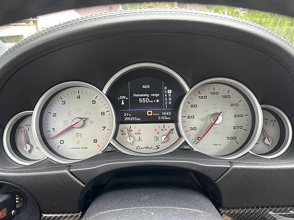 Porsche Cayenne Turbo S 8 of 21