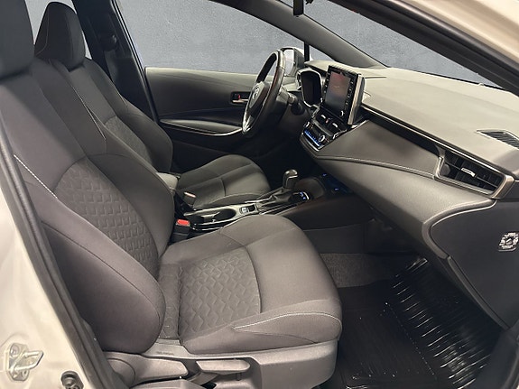 Toyota Corolla 13 of 23