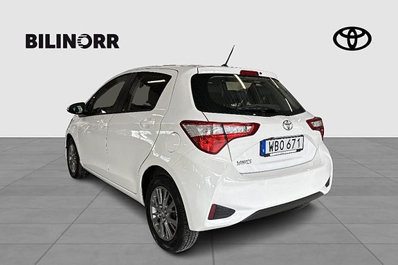 Toyota Yaris 2 of 5