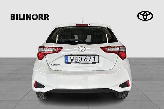 Toyota Yaris 4 of 5