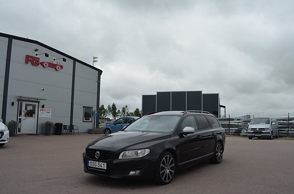 Volvo V70 3 of 5