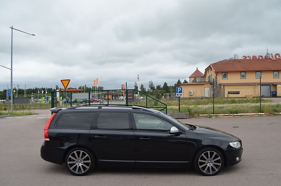 Volvo V70 8 of 27