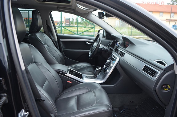 Volvo V70 17 of 27