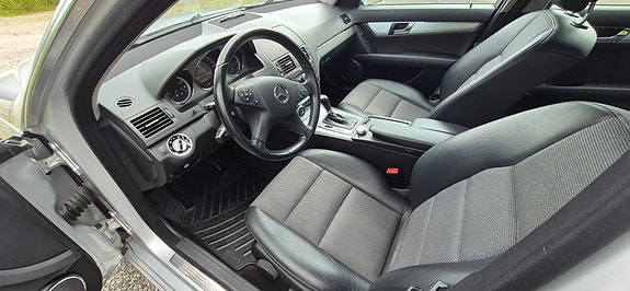 Mercedes-Benz C220 5 of 5