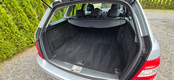 Mercedes-Benz C220 9 of 17