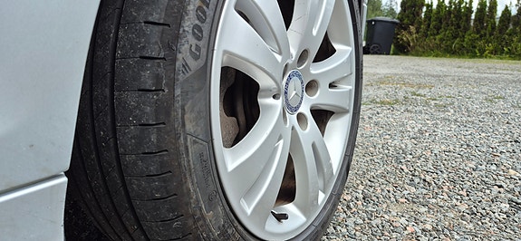 Mercedes-Benz C220 13 of 17