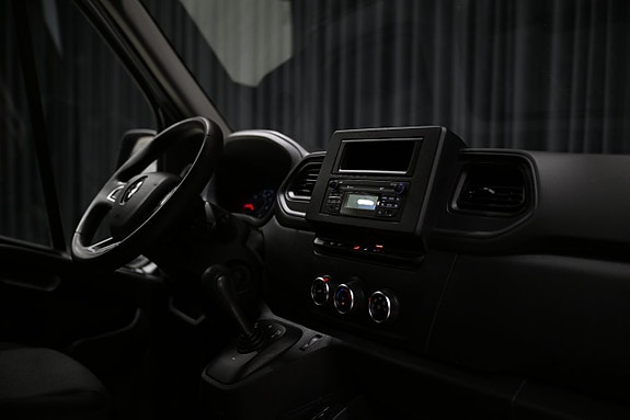 Renault Master 25 of 26