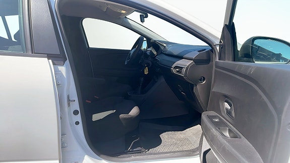 Dacia Sandero 3 of 5