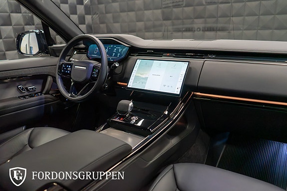 Land Rover Range Rover Sport 22 of 28