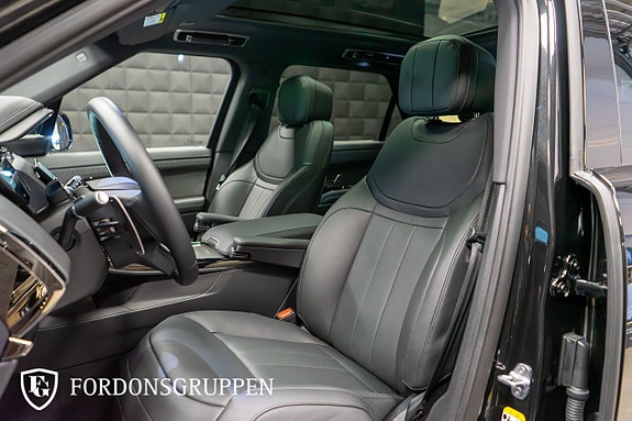 Land Rover Range Rover Sport 16 of 28