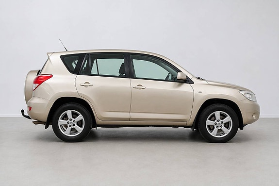 Toyota RAV4 5 of 24
