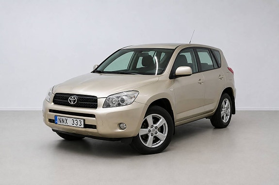 Toyota RAV4 4 of 24