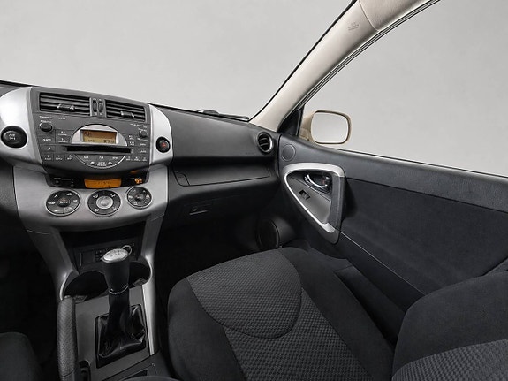 Toyota RAV4 24 of 24