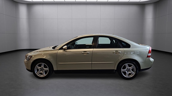 Volvo S40 3 of 5