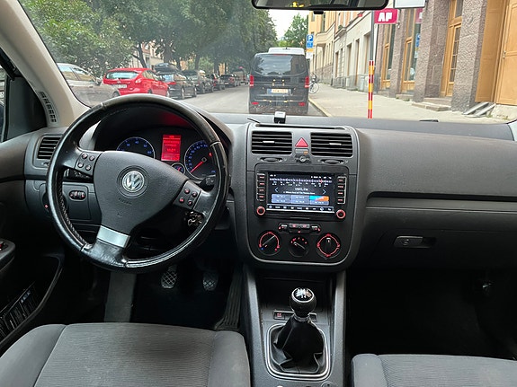 Volkswagen Golf V 4 of 5
