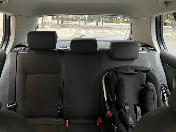 Volkswagen Golf V 5 of 5